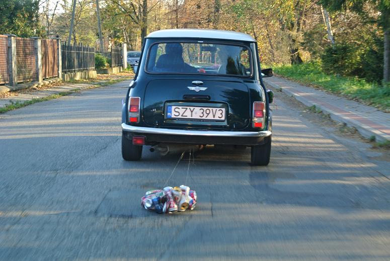 Państwo młodzi ruszyli z &amp;quot;balastem&amp;quot;, ale nie dowieźli go do sali weselnej.