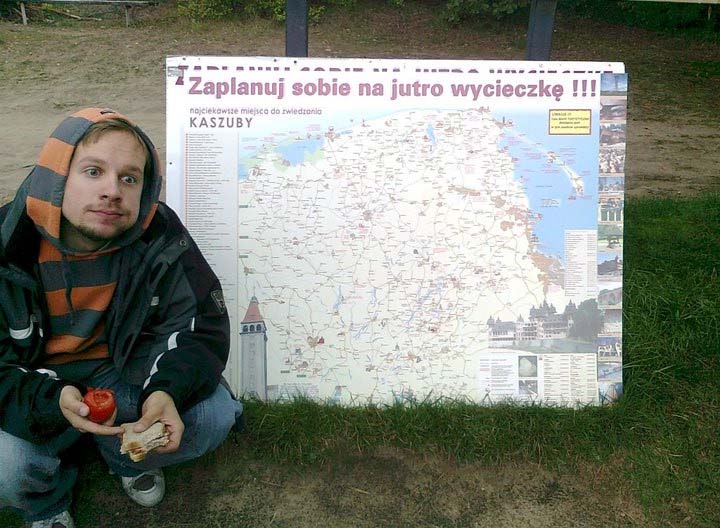 i wszystko jasne - ZAPLANUJ WYCIECZKĘ NA JUTRO JUŻ DZIŚ - mam podejrzenia, że mapa wcale się nie utopiła, tylko Tomek ją przetrzymuje i planuje... : )